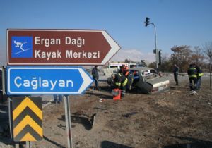 Erzurum'a gelirken kaza geçirdiler